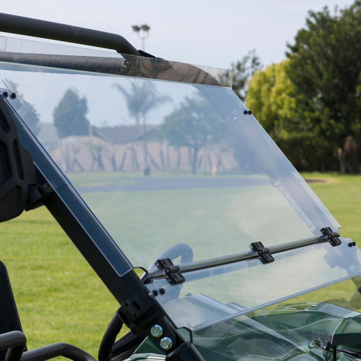 FOLDING WINDSHIELD