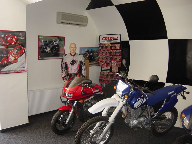 Primul showroom Yamaha