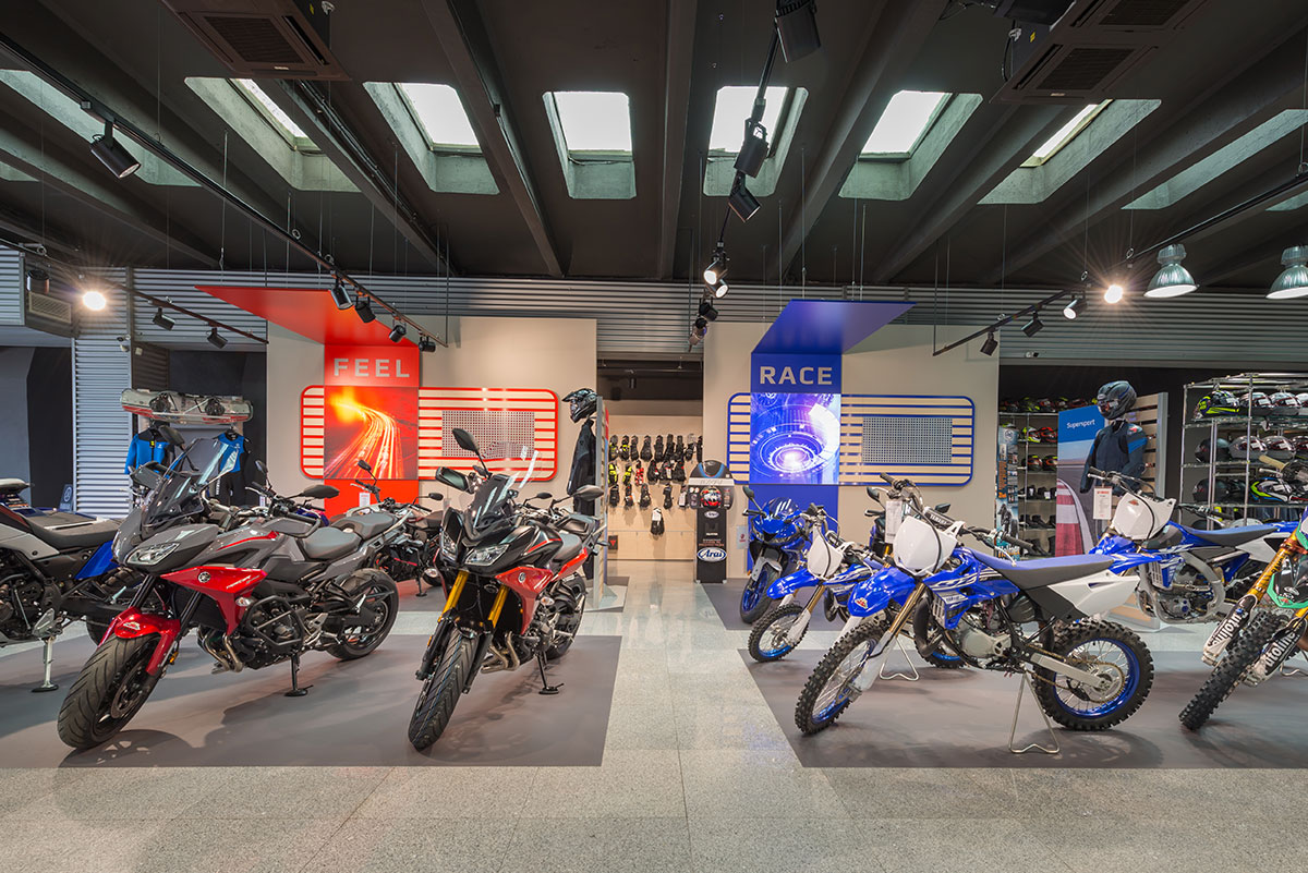 Showroom Dual Motors 2020